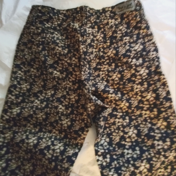Levi's flower print skinny jeans. New. Size 6. - Picture 7 of 16
